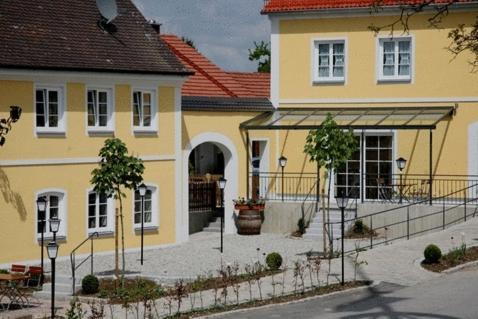 ホテル エバル Hattenhofen  エクステリア 写真