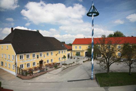 ホテル エバル Hattenhofen  エクステリア 写真